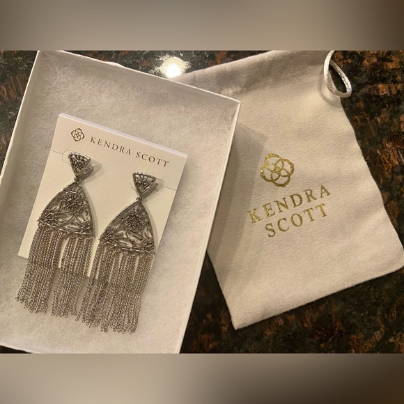 NWT! Kendra Scott Ana Statement Drop Earrings‎ in Silver - Picture 3 of 3